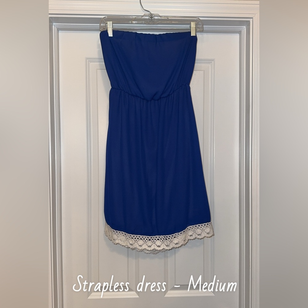 Elegant Strapless Dress with Lace Trim
